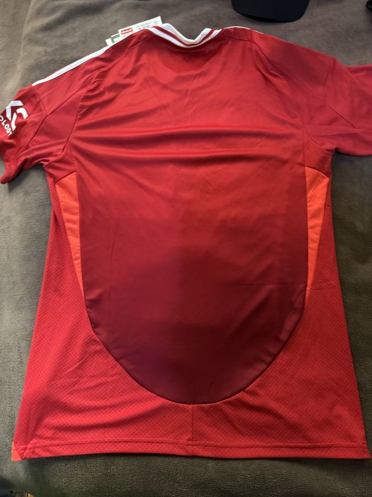 Тениска на Manchester United