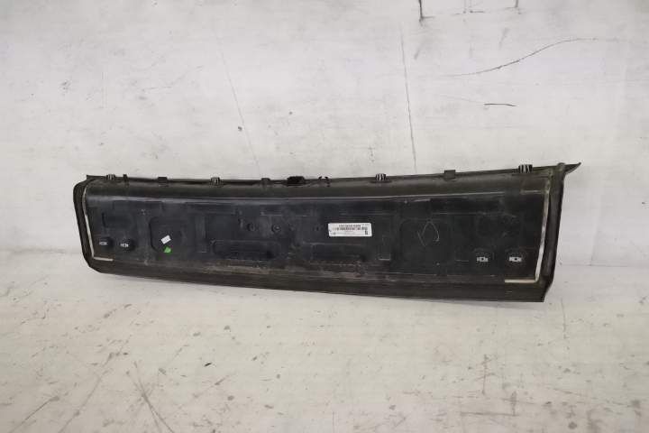 Форд Мустанг / Ford Mustang Оригинален панел за багажник с място за ка