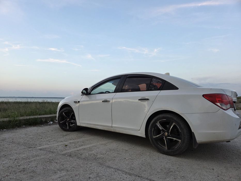 Chevrolet Cruze 2011 – 1.8 Benzina – Navigație Premium