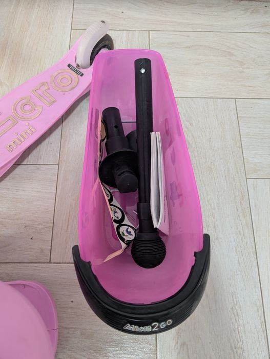 Trotineta copii Micro Mini2go Deluxe Plus, roz, 3 roti, cu sezut