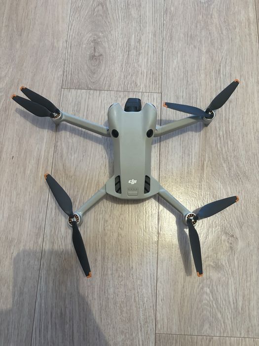 Продам дрон Dji mini 4 pro