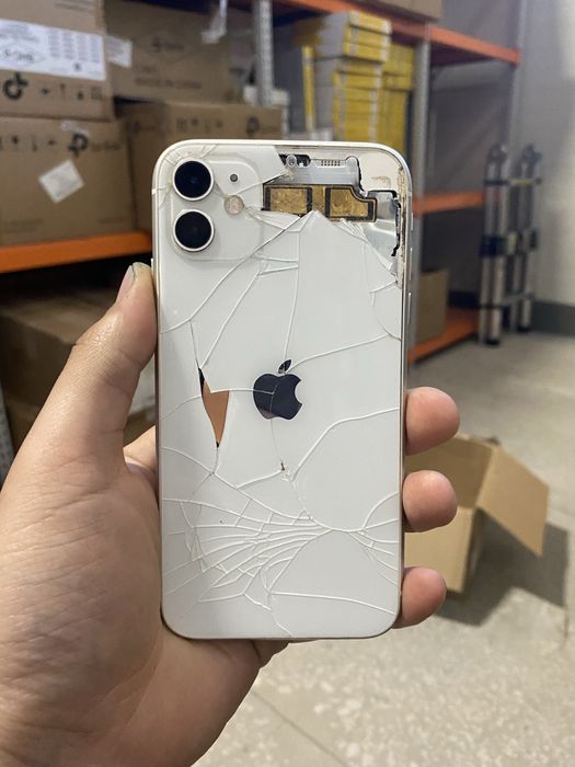Iphone 11 продаю