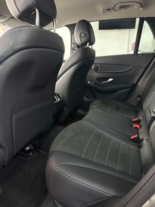 Mercedes-Benz GLC 300 e 4MATIC Off-Roader hibrid