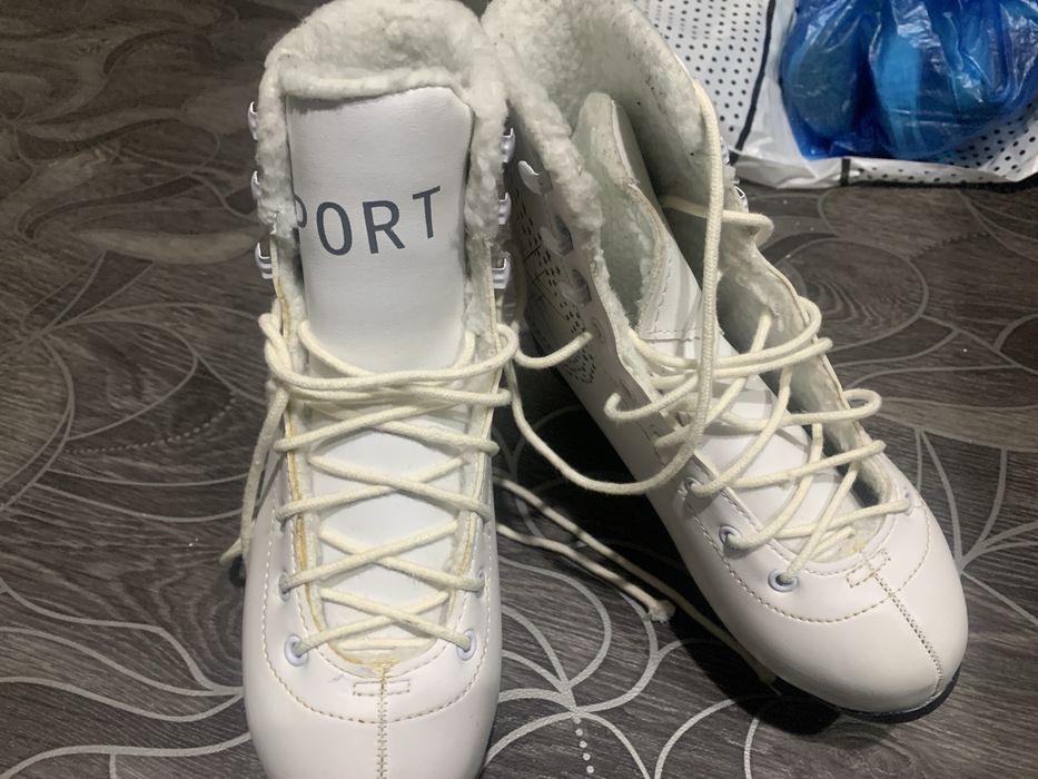 Продаю коньки 36 размера