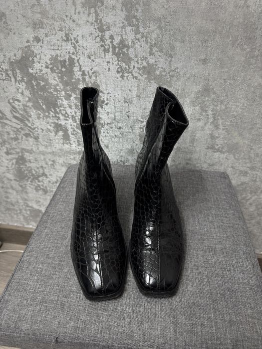 Продам Женские Сапоги Ботинки GUSTO