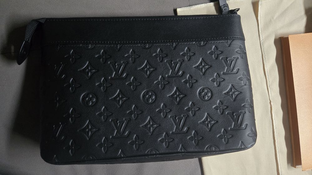 Оригинален клъч Louis Vuitton