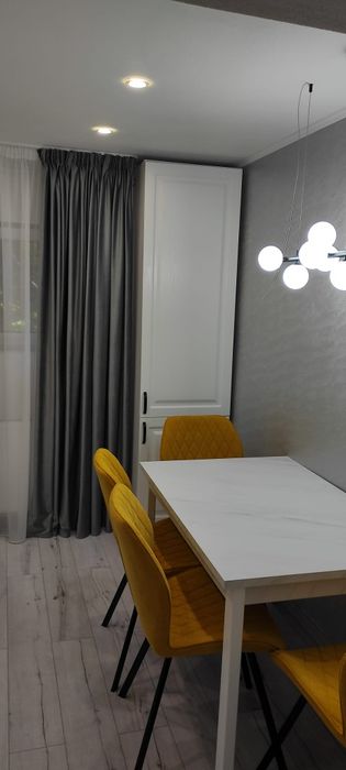 Închiriez apartament superb