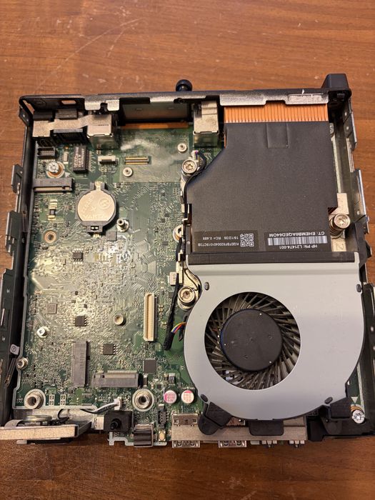 Mini Pc Hp 705 g5 Ryzen 5 3400G ; 8  gb ram ddr4