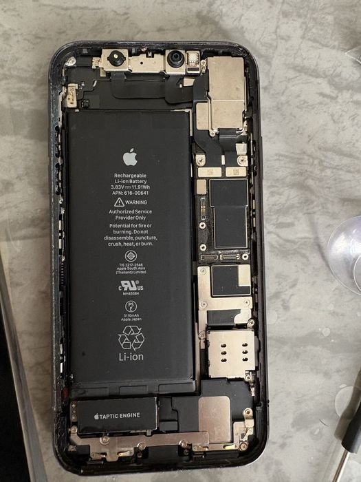 Продам айфон 11 на разбор