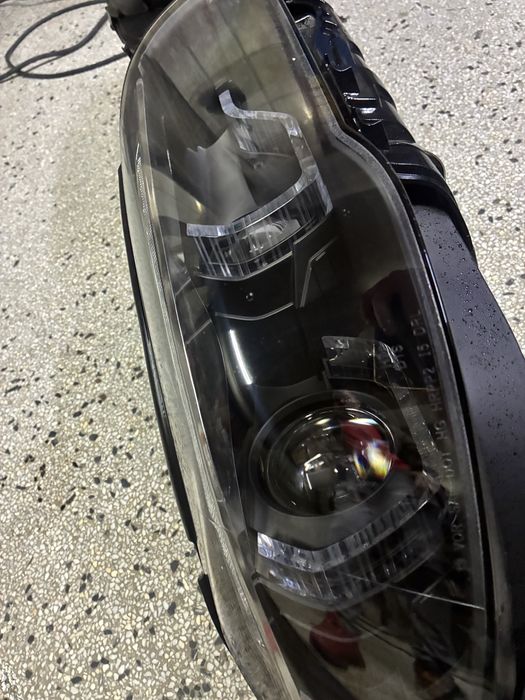 Bmw F10 F11 Фарове/Xenon+3D LED Ангелски Очи