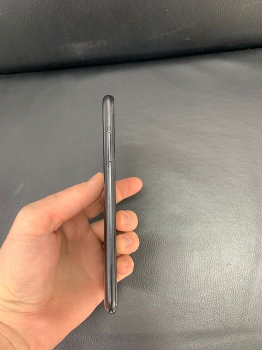 Самсунг а01 в  отличном состоянии