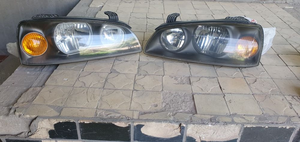 2 та фара Хундай Аванте 2004 йил мошинаники сотилади