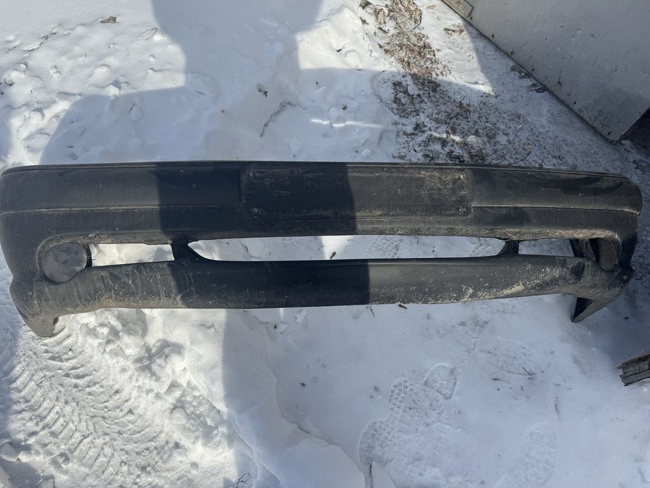 Продам запчасти на мерседес 210