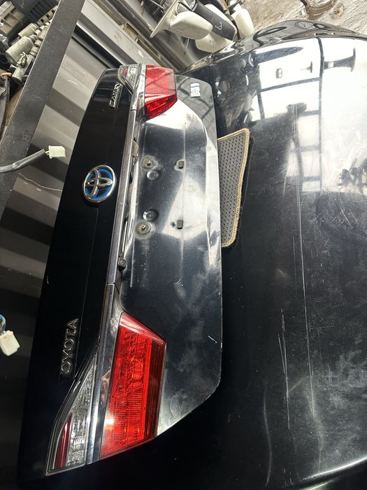 Крышка багажника Камри 55