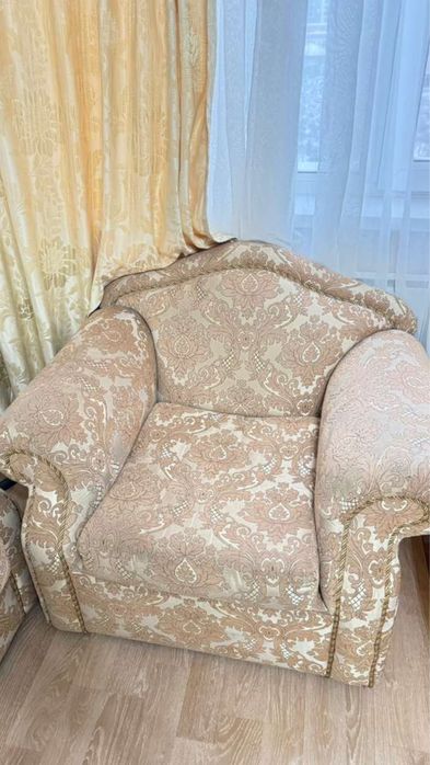 Диван и кресло бесплатно