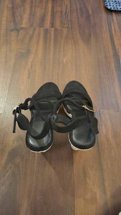 Sandale cu toc marimea 35 noi