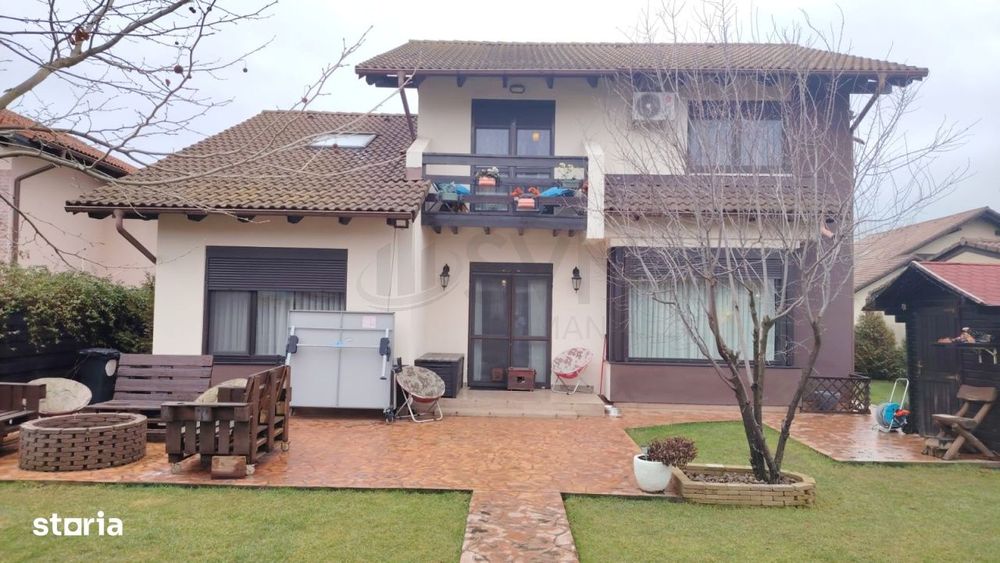 Vila cu bucatarie de vara in Paradisul Verde