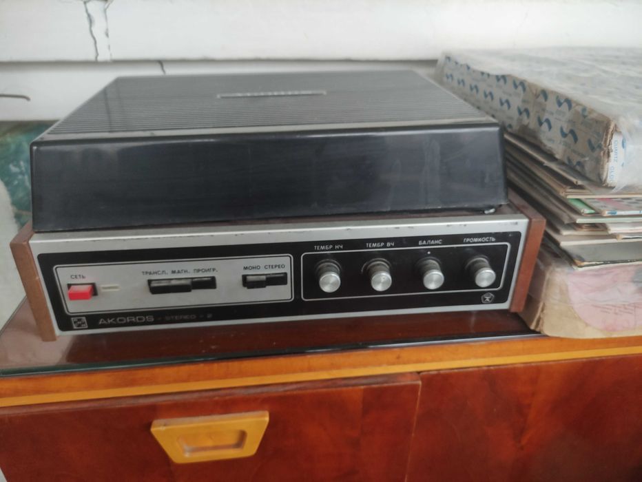 Проигрыватель AKORDS