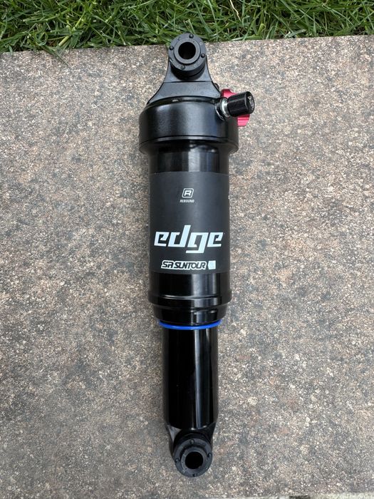 Продавам Шок Suntour Edge 190-45