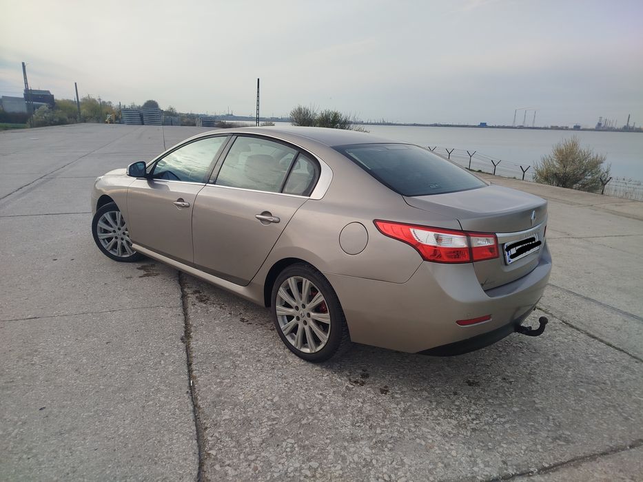 Renault latitude inițiale paris