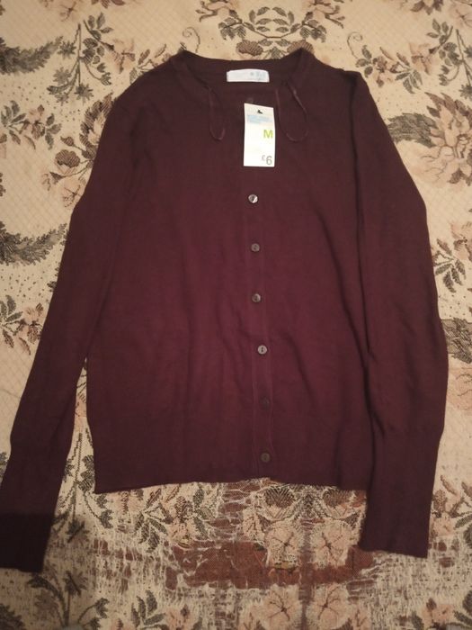 Кофта и джинсовые брюки и лосины