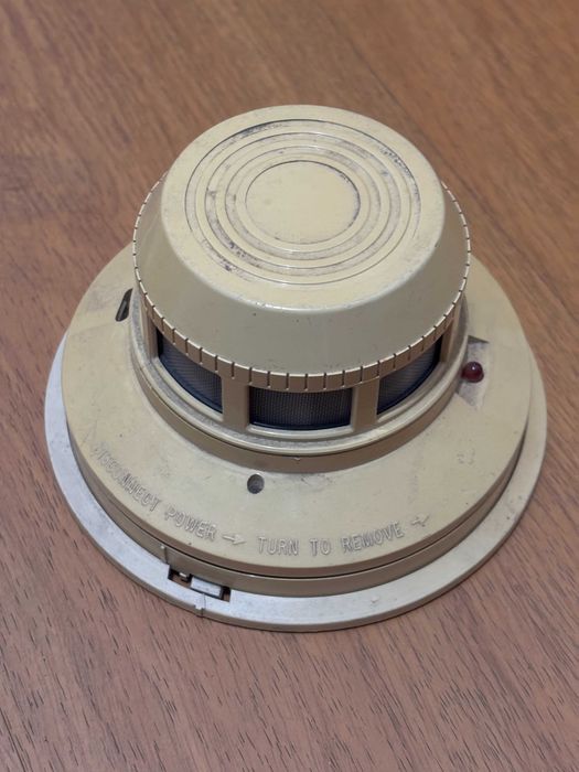 Detector de fum System Sensor Model 2412E, stare foarte buna