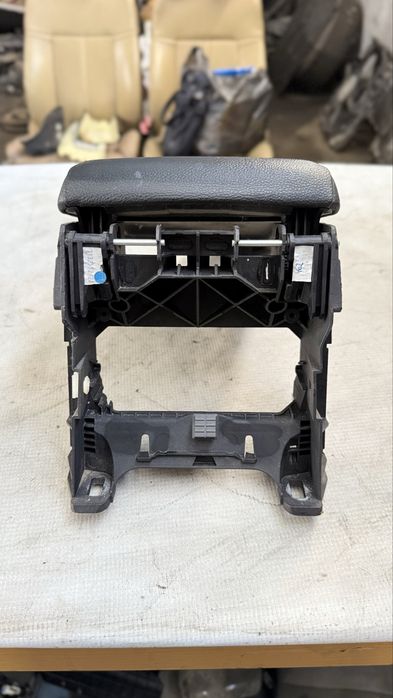 Подлакътник за БМВ 3 Серия Е90 Е91