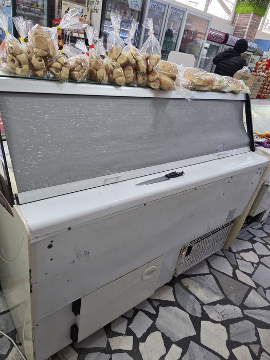 Хладилна витрина