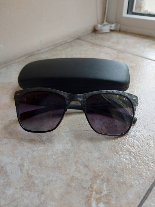 Дамски слънчеви очила.