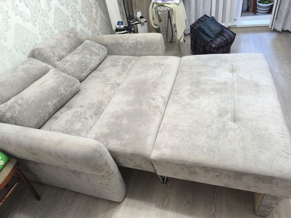 Срочно  продам диван