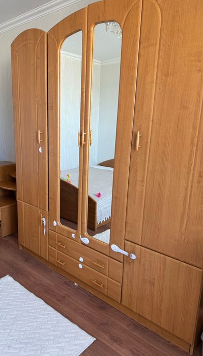 Продам спальный гарнитур