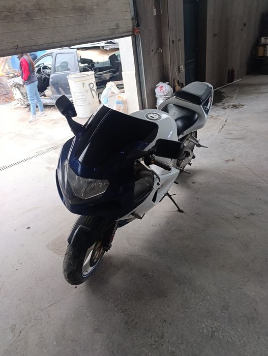 Suzuki k1   750 gsxr