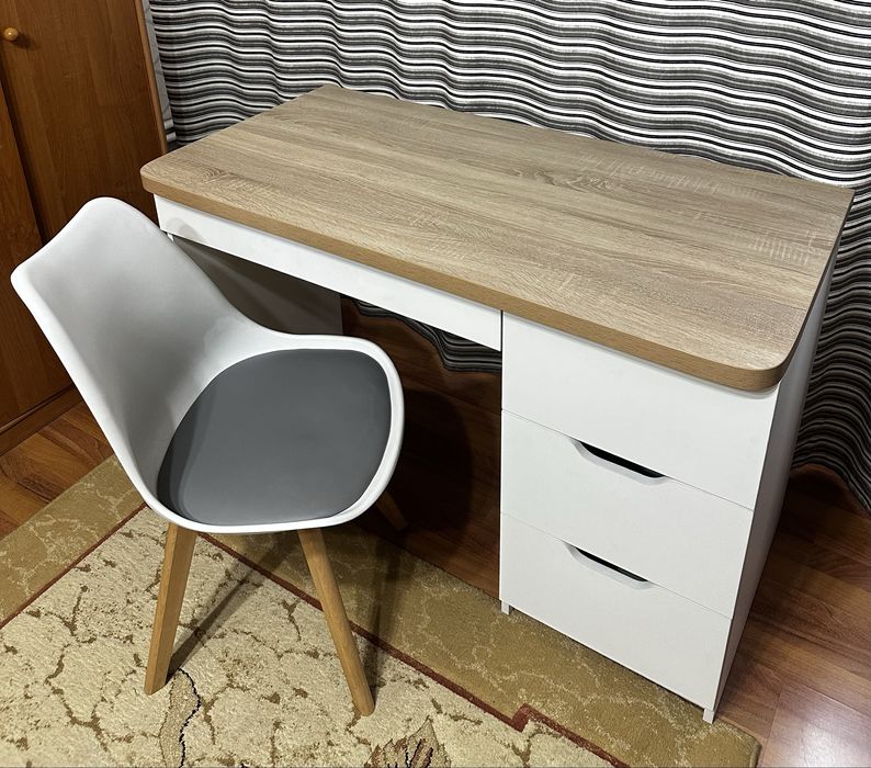 Продам стол со стульчиком