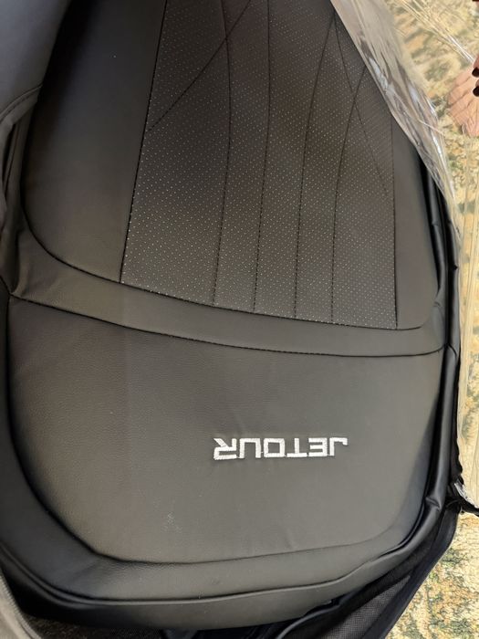Чехлы на машину JETOUR X70L
