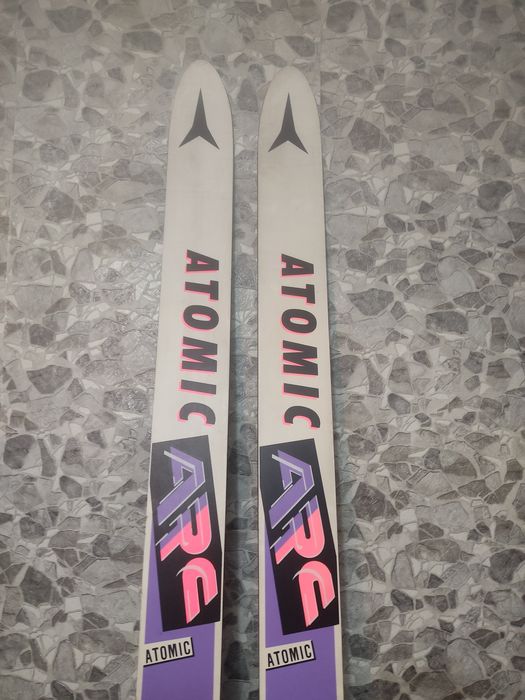Продам лыжи ATOMIC.