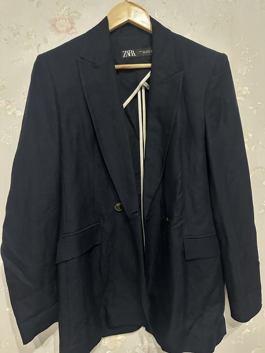 Продам брючные костюмы