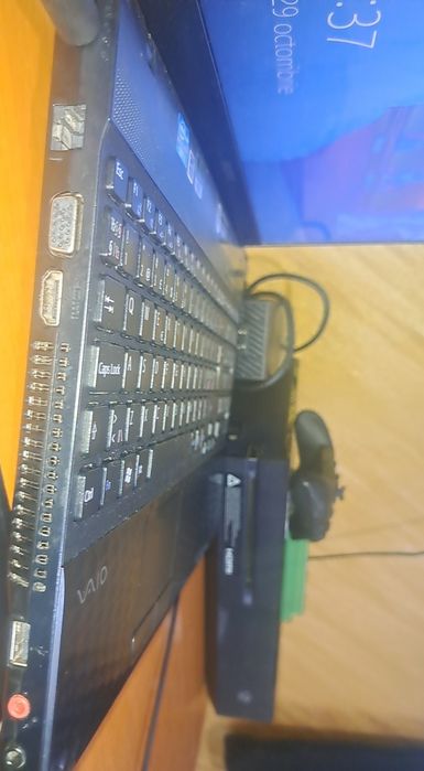 Vând pachet gaming: XBOX ONE + LAPTOP SONY VAIO + jocuri