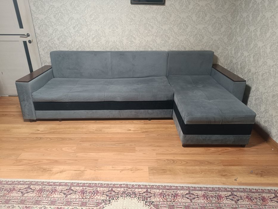 Диван            .