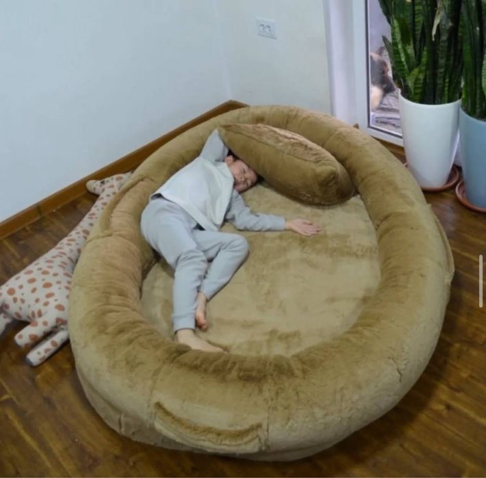 Кровать плуфи кокон.