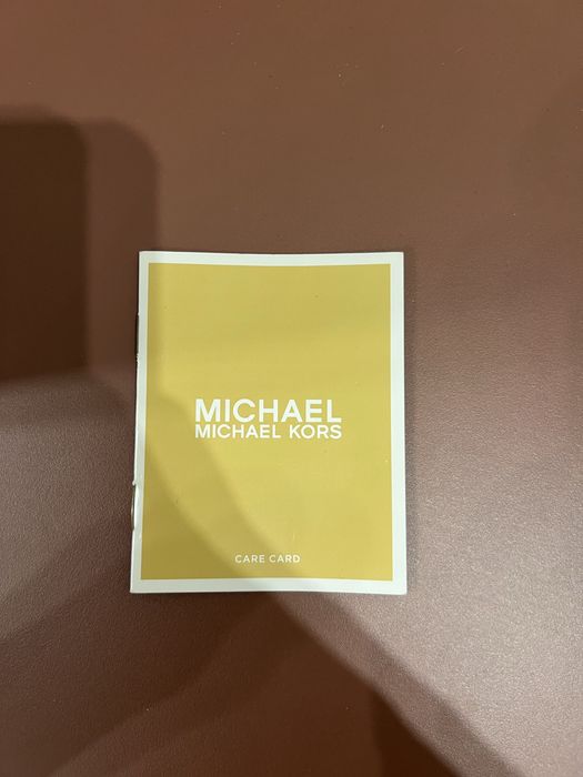 Черна кожена чанта Michael Kors SoHo