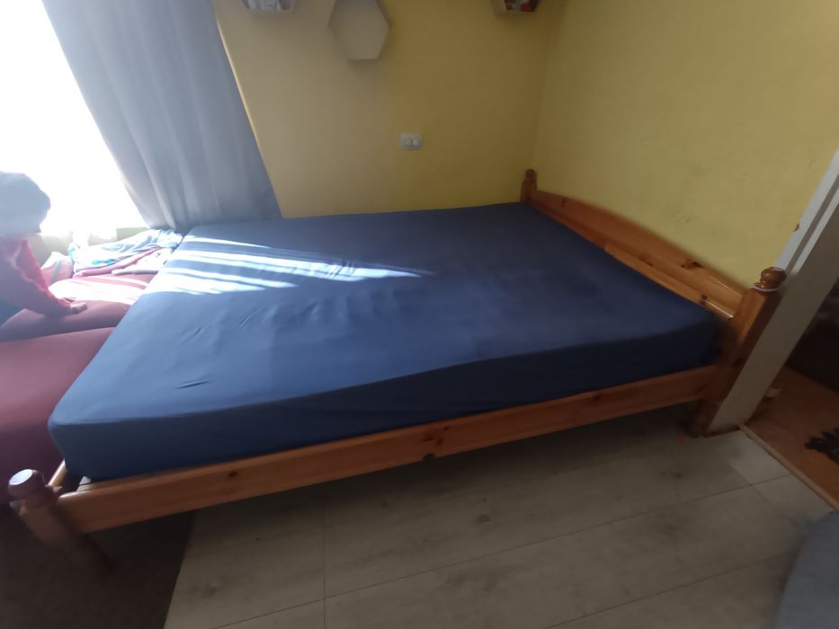 Дървено масивно чамово легло с матрак и подматрачна рамка