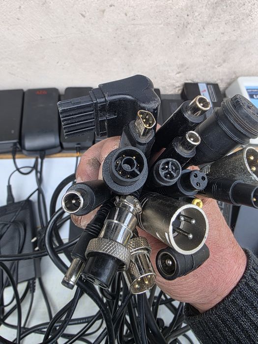 Diferite Incarcatoare si Display-uri 24v ,36v ,48v