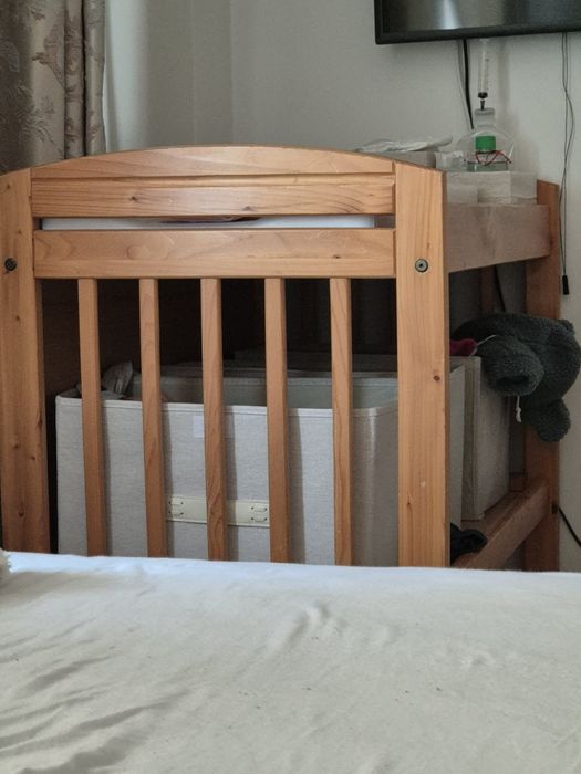 Vand toate lucrurile  de bebe