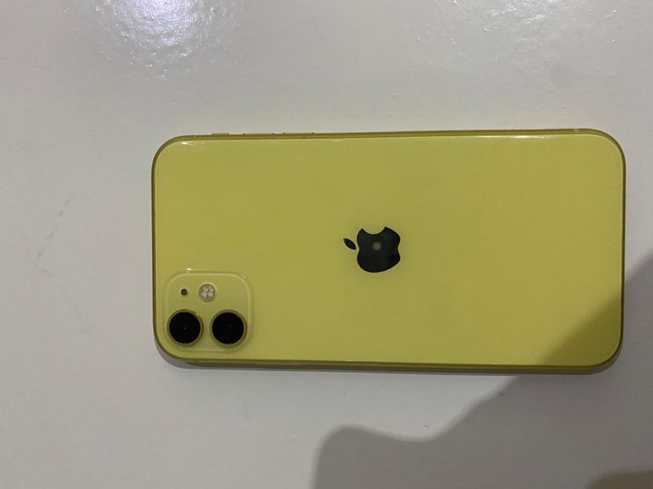 Iphone 11 74 акб желтый