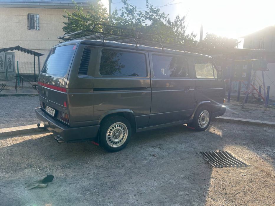 Volkswagen Transporter T3. Benzin. Gidravlika. Elektrozerkala
