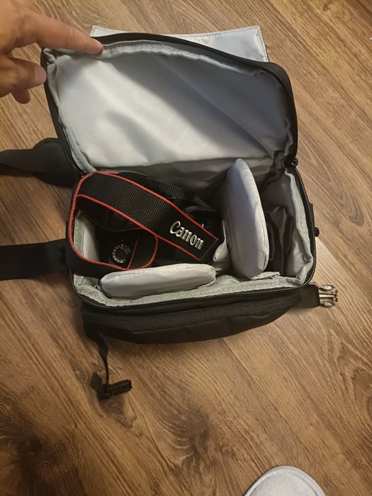 Aparat foto canon DSLR4000D