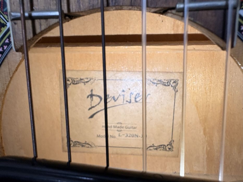 Гитара Divisev в хорошем состояний