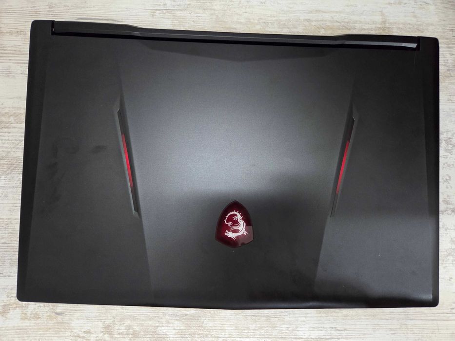 8GB RAM GTX 1650 4GB Core i7-8750H 15.6" FULL HD геймърски лаптоп MSI GL63 8SC