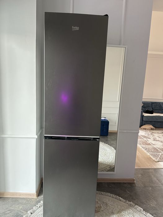 Холодильник темно серый Веко