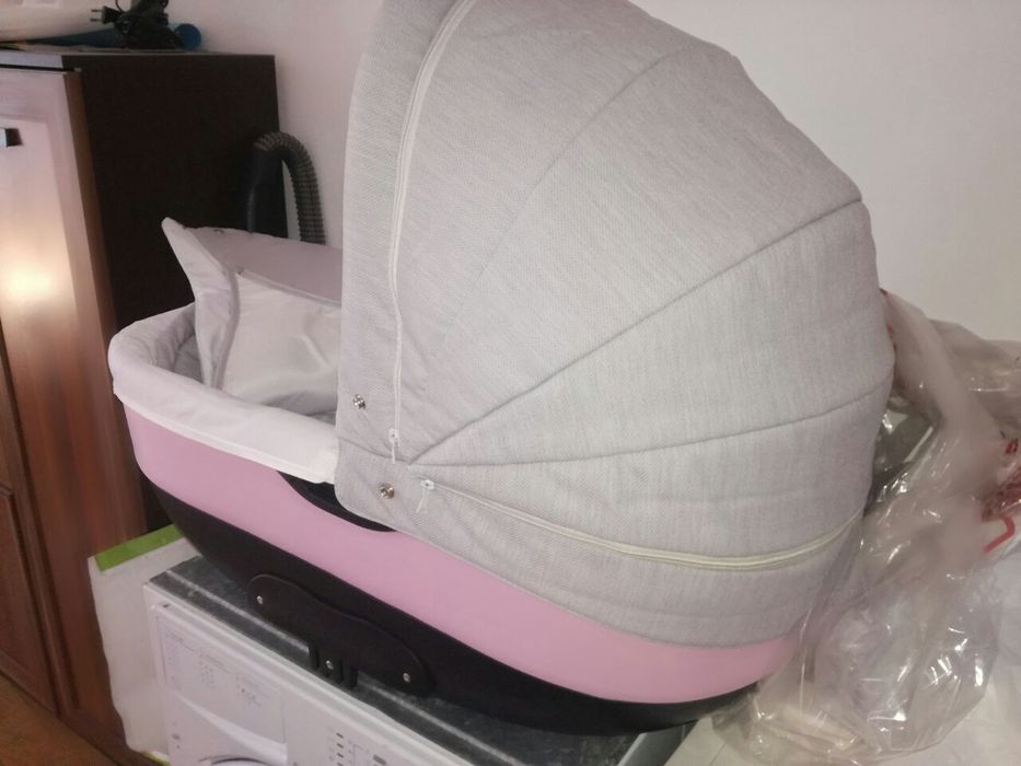 Продава бебешка количка